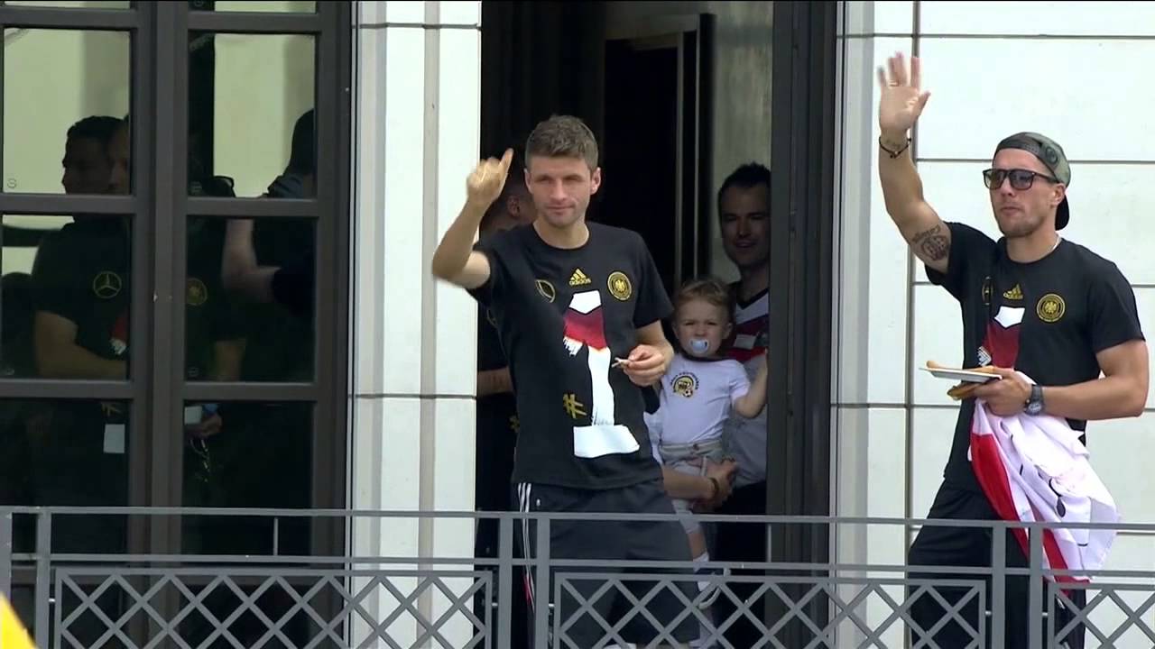Fußball Weltmeister Rückflug & Feiern,Fanmeile in Berlin 2014 (Teil 2v4)