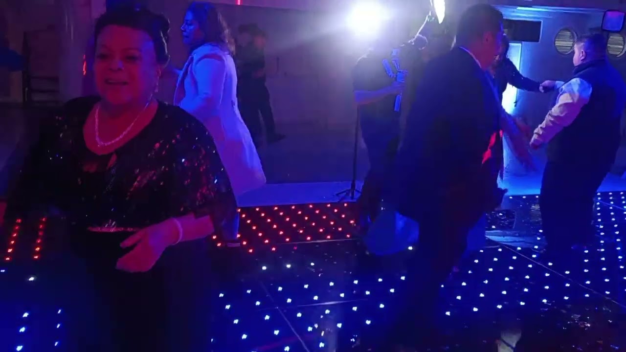 Salsa después de tanto tiempo salón Búnker 
