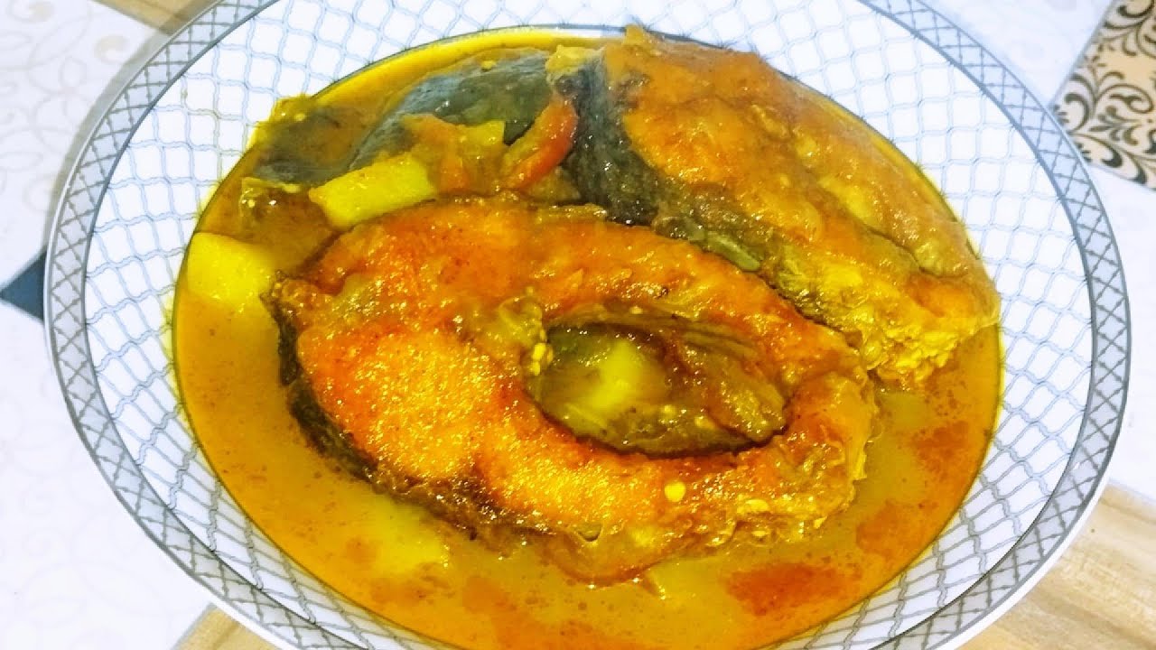 আলু ও বেগুন দিয়ে রুই মাছের ঝোল । Rui macher recipe