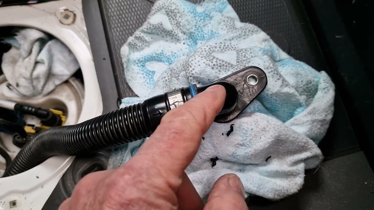 Connecting a diesel heater into a Ducato fuel system.