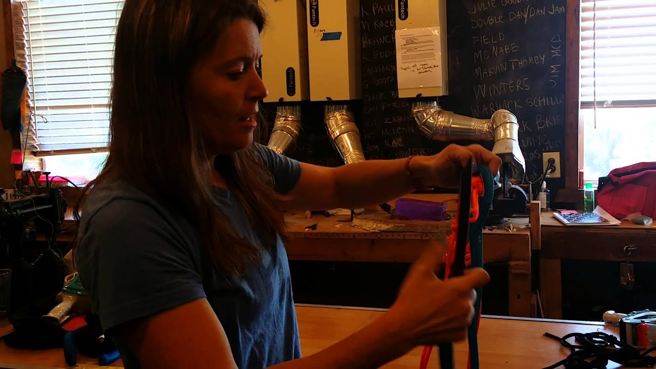 How Eye Spliced Loop Lead Ropes tie into a Horse Rope Halter