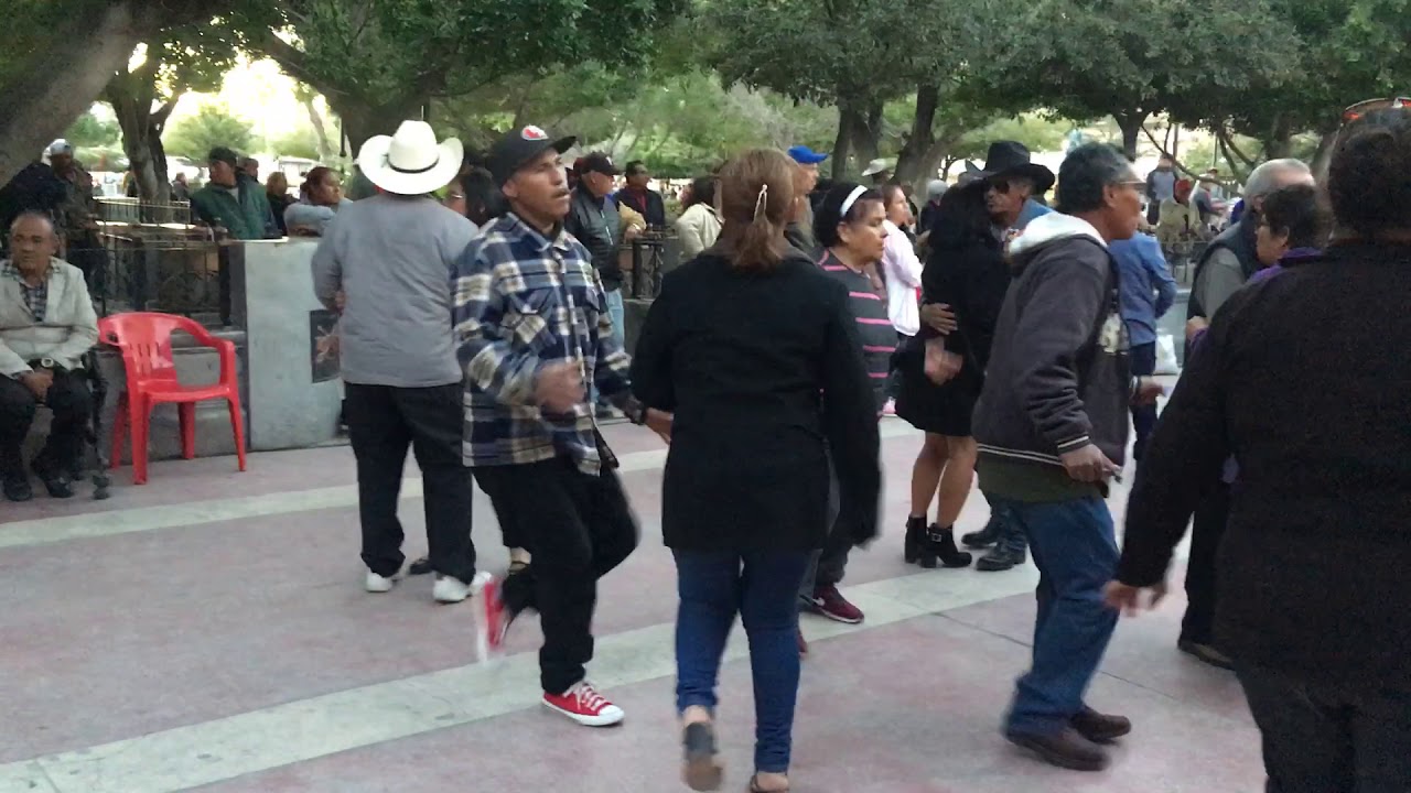 Plaza de Armas. Torreón Coahuila.  Sábado de baile 