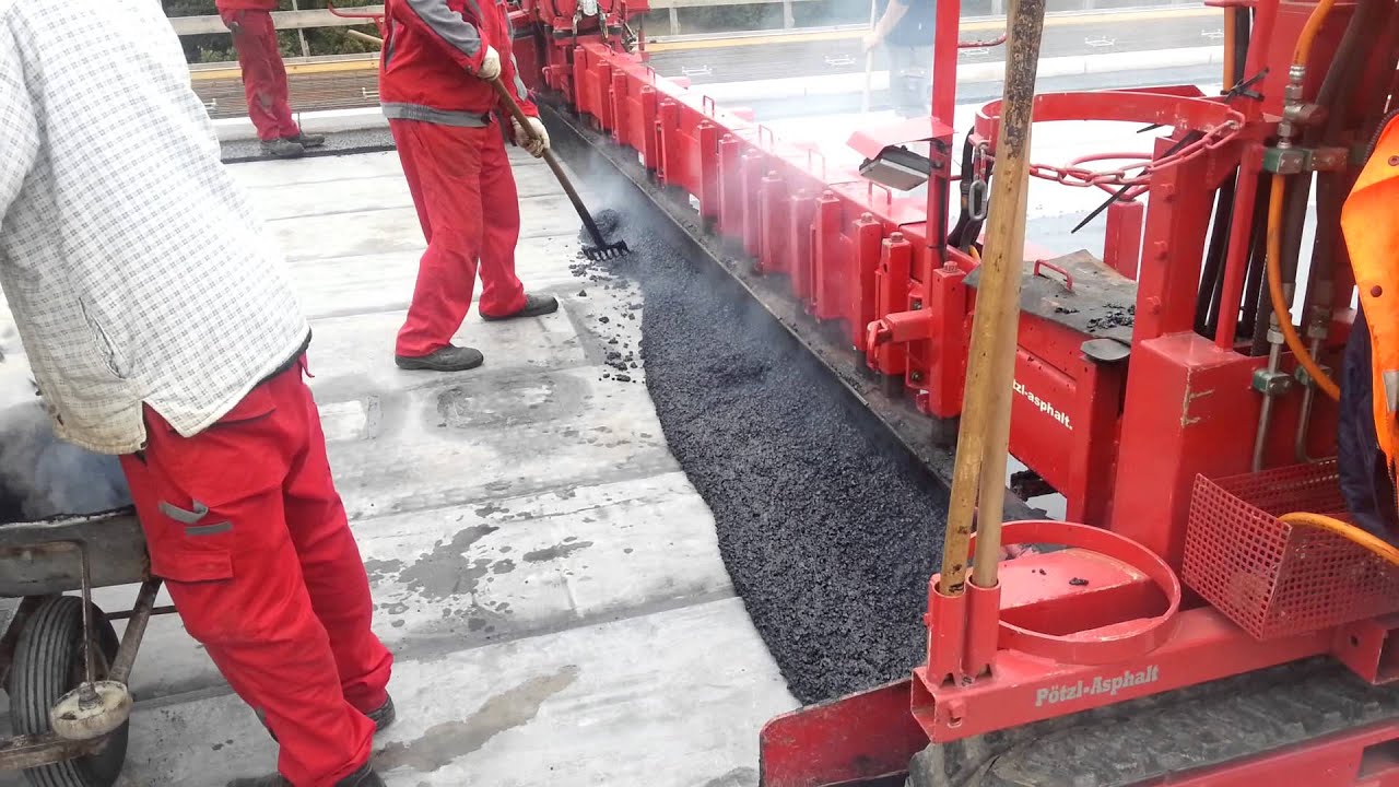 Ausgleichsschicht aus Gußasphalt auf einer Brücke