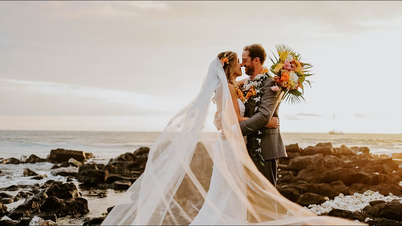 Getting married in PARADISE !! Hawaii Wedding at Papa Kona