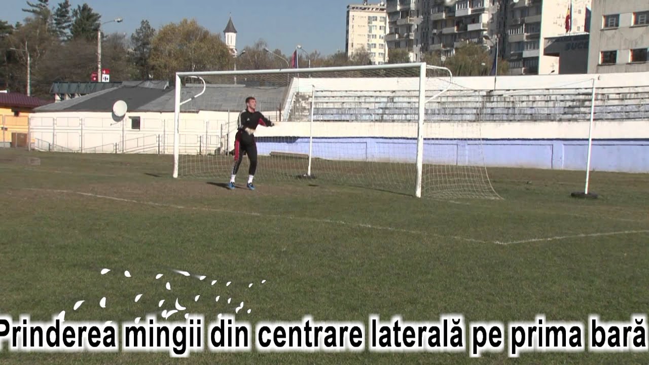 prinderea mingii din centrare laterala pe prima bara