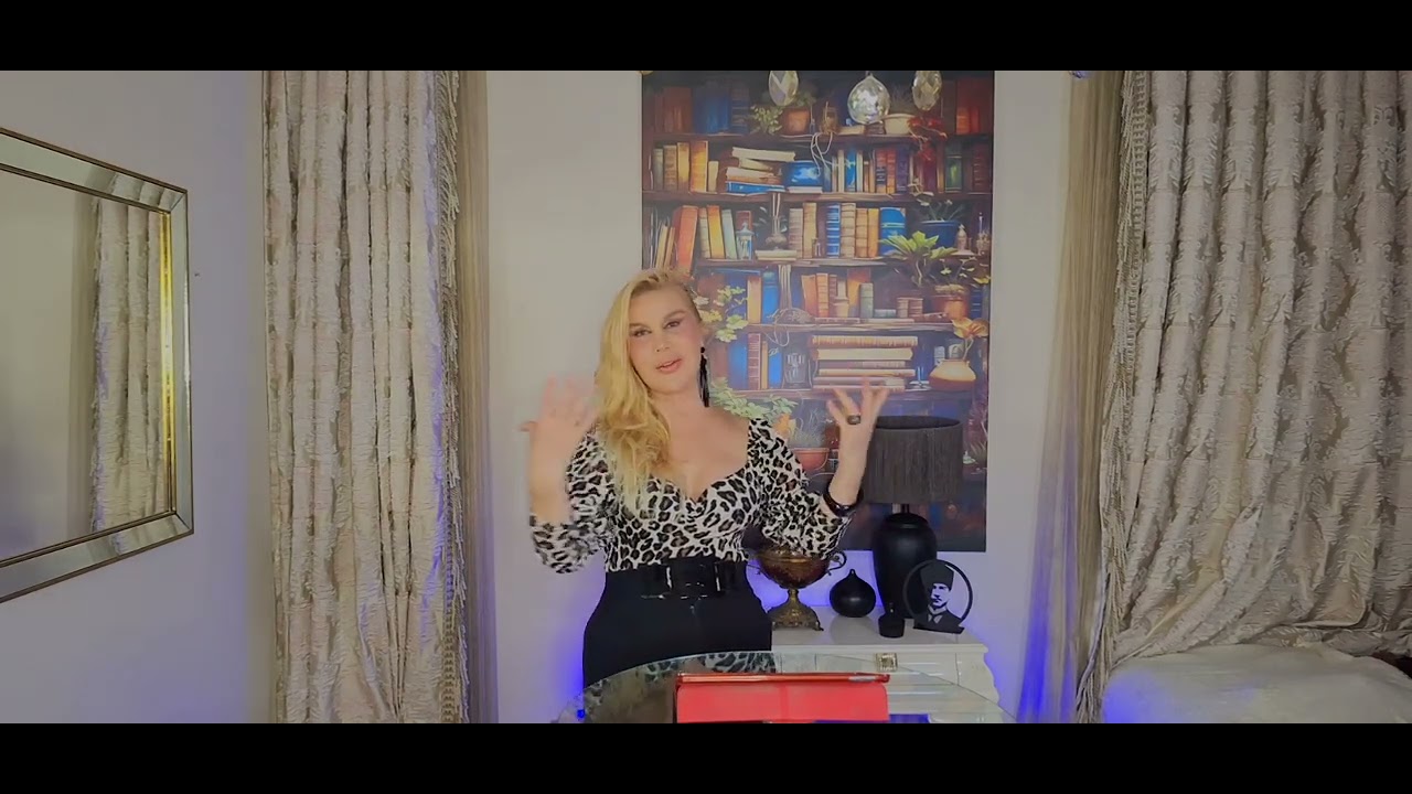 Hande Erçel'e Sevgilisi Hakan Sabancı'dan Güllerle Süslü Doğum Günü Kutlaması!!!