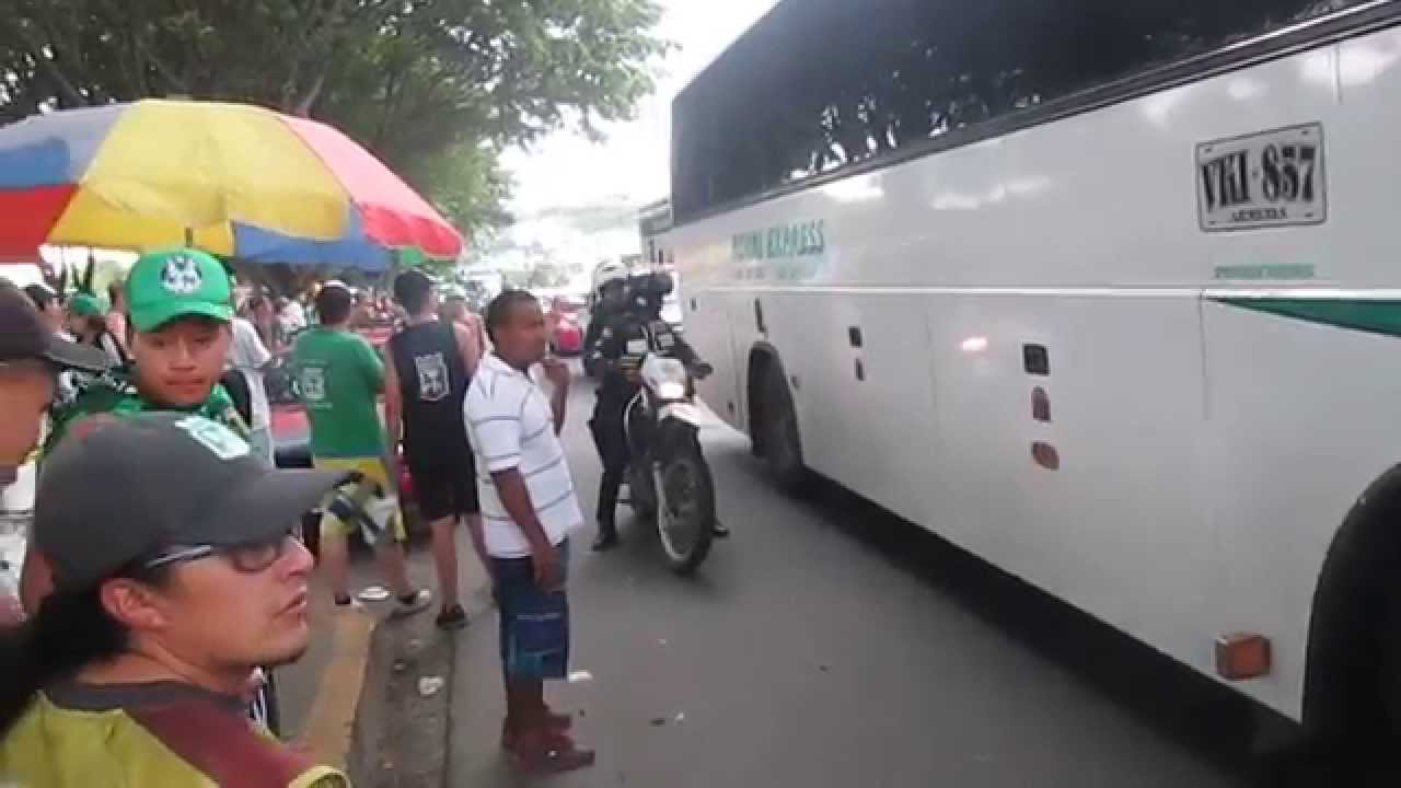Los Del Sur llegando al Monumental de Barcelona - Guayaquil Ecuador