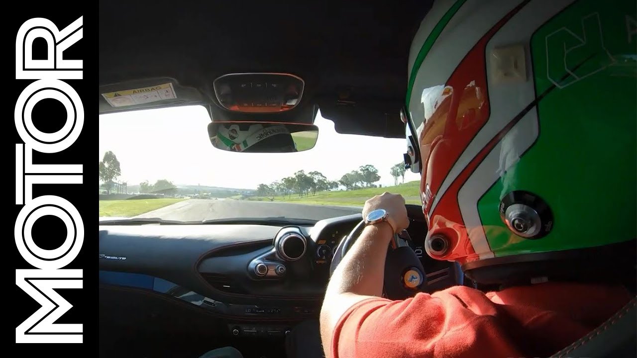 2020 Ferrari F8 Tributo hot lap | MOTOR