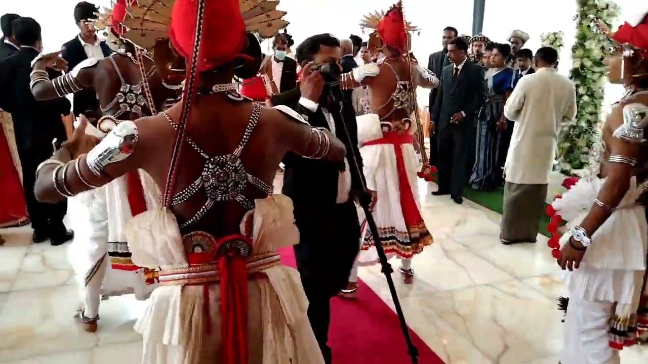 උඩරට වෙස් නර්තනය ......( මනමාලි පිලි ගැනීම  )