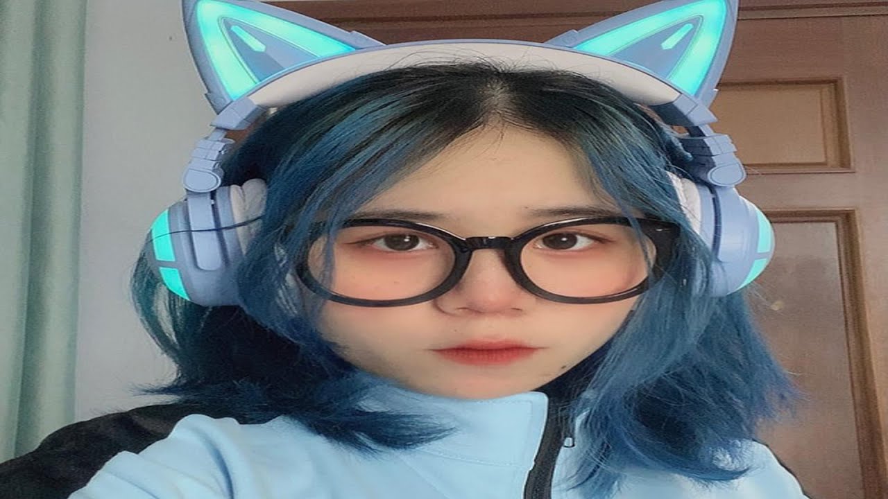e xin lỗi chị mèo simmy....