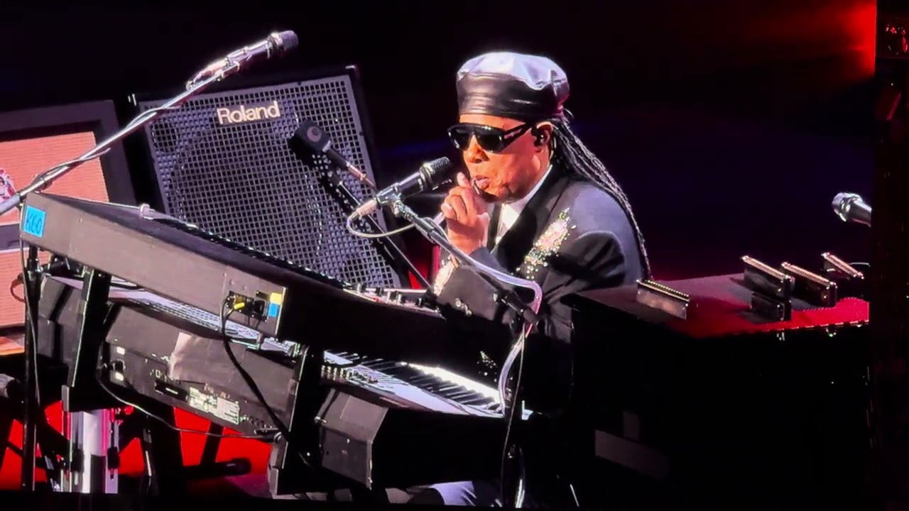 Stevie Wonder Playing With His Talk Box (Live At Crypto Arena 12-14-24) - Stevie Wonder