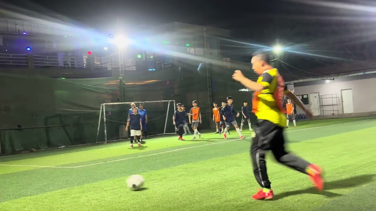 Little Legends (Blue vs Orange)