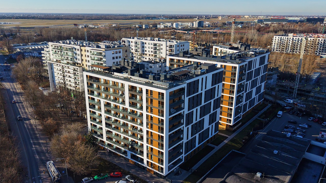 Nagrania apartamentów, siedzib firm, obiektów przemysłowych oraz tworzenie treści marketingowych.