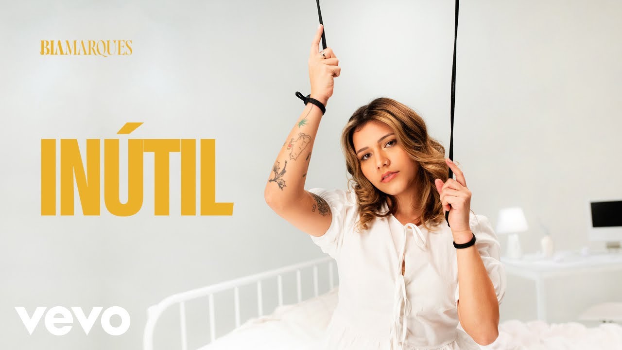 Bia Marques - In&uacute;til