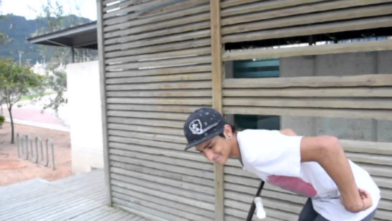 OJOBMX  Como hacer no hander con Michael Mogollon