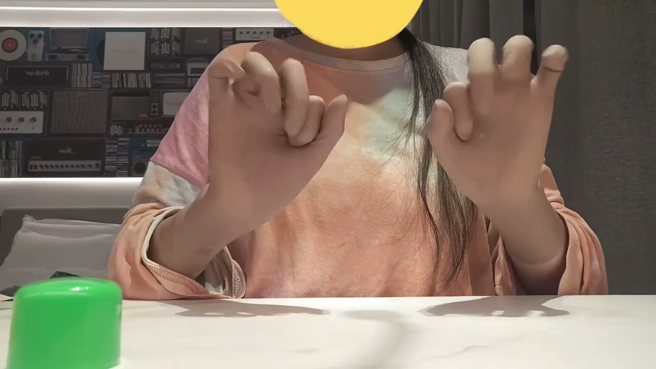 Glove ASMR