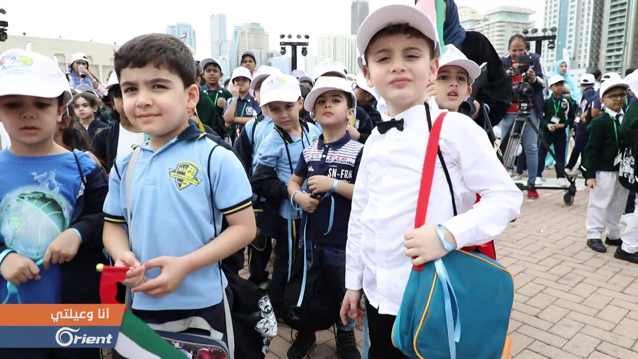 كيف احتفل الأطفال بيومهم العالمي في كرنفال الأطفال واليافعين في الشارقة - أنا وعيلتي