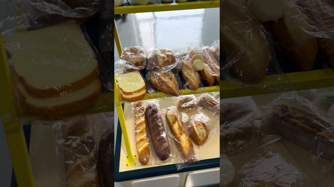 Indoor amusement equipment simulation bread sales shelf