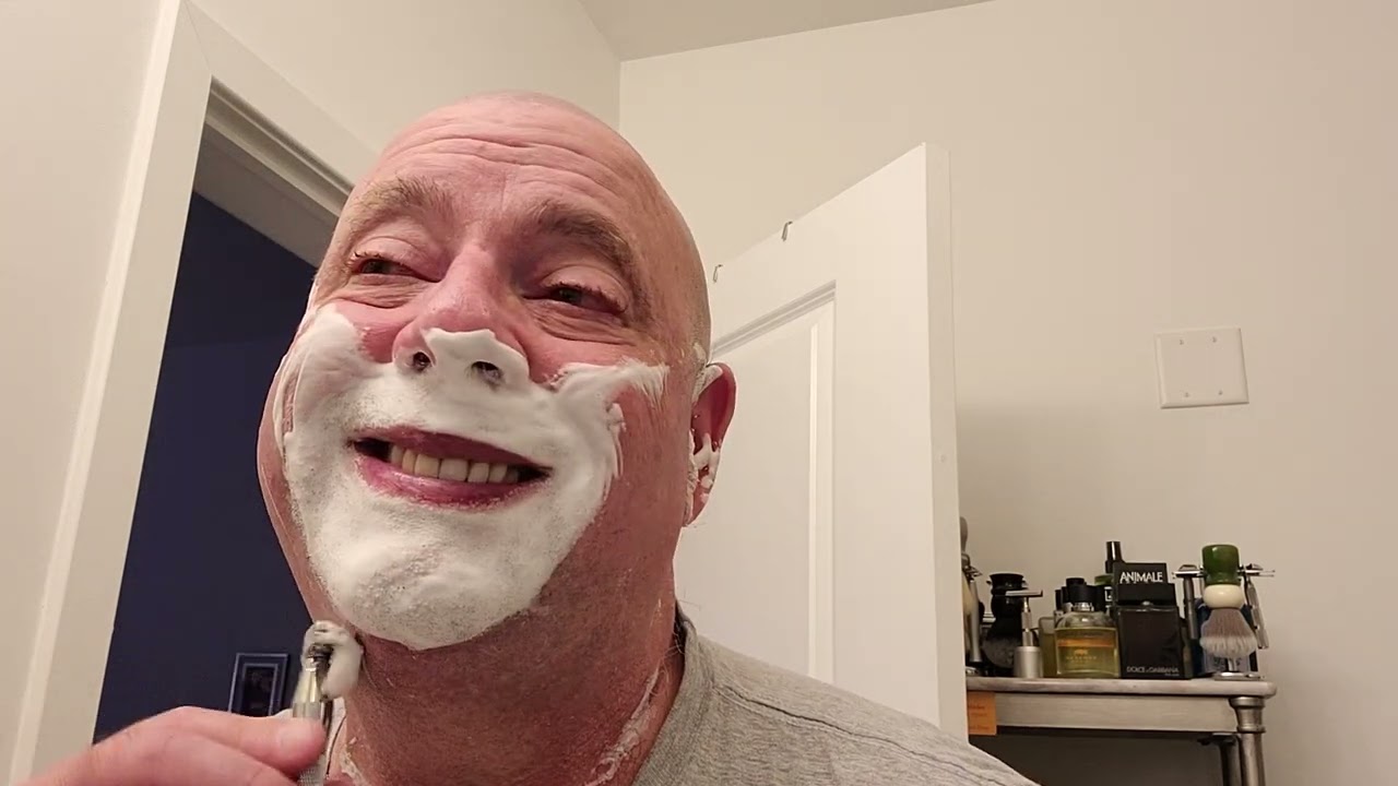 Yaqui Razzo Rocket (Ali Express) SE Razor/West Coast Shaving Bergamot Shaving Soap