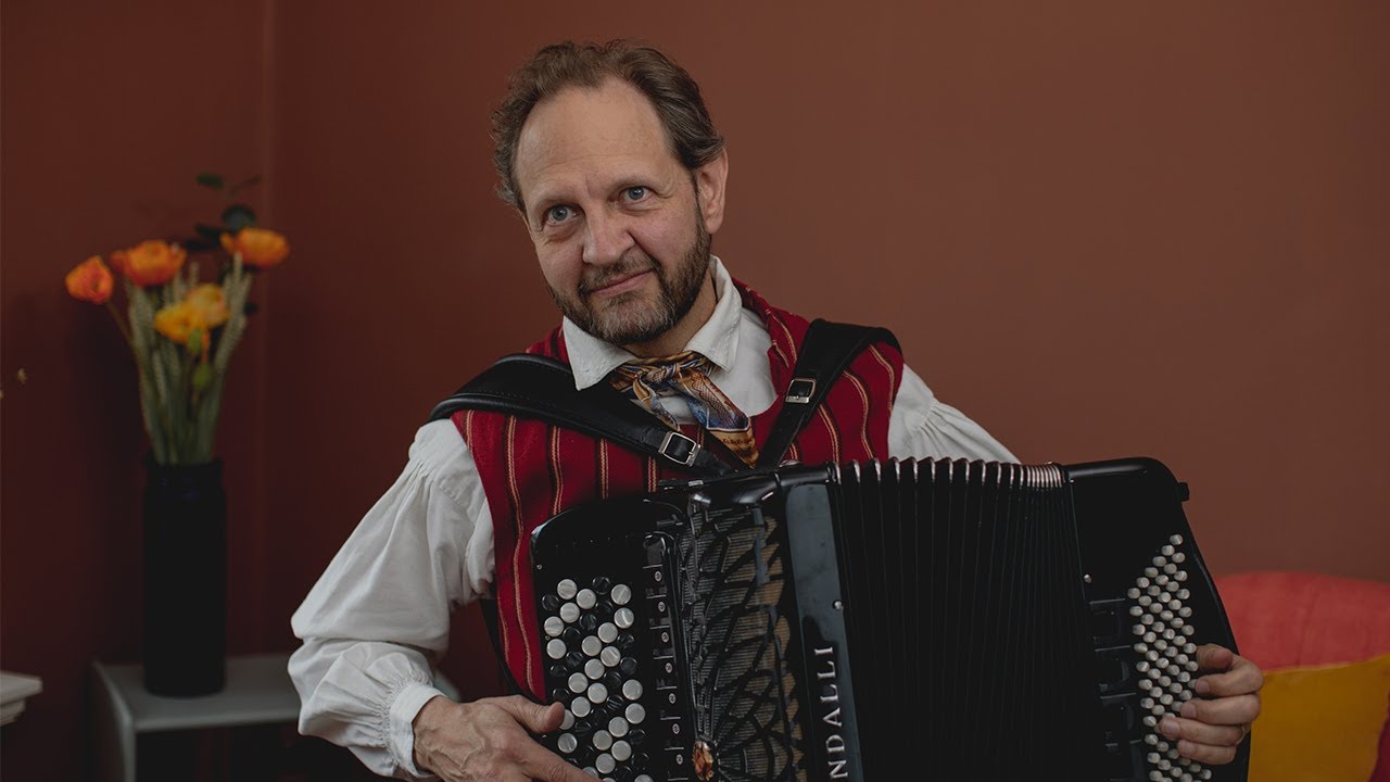 Per Romin plays Svartbergstrollen by Jon-Erik Hall