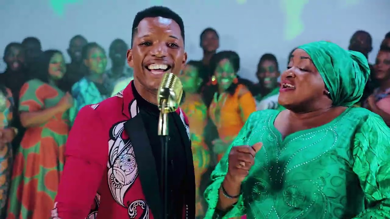 PRAISE - QUEEN ESEZA Z MILUNDI ft PRINCE CHARLES KIMBUGWE OFFICIAL VIDEO 2025