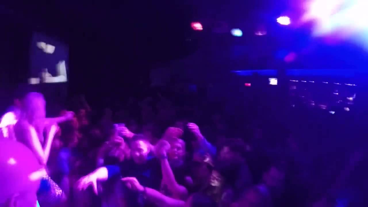 Justin Bieber - Love Yourself - Newport Blues Cafe
