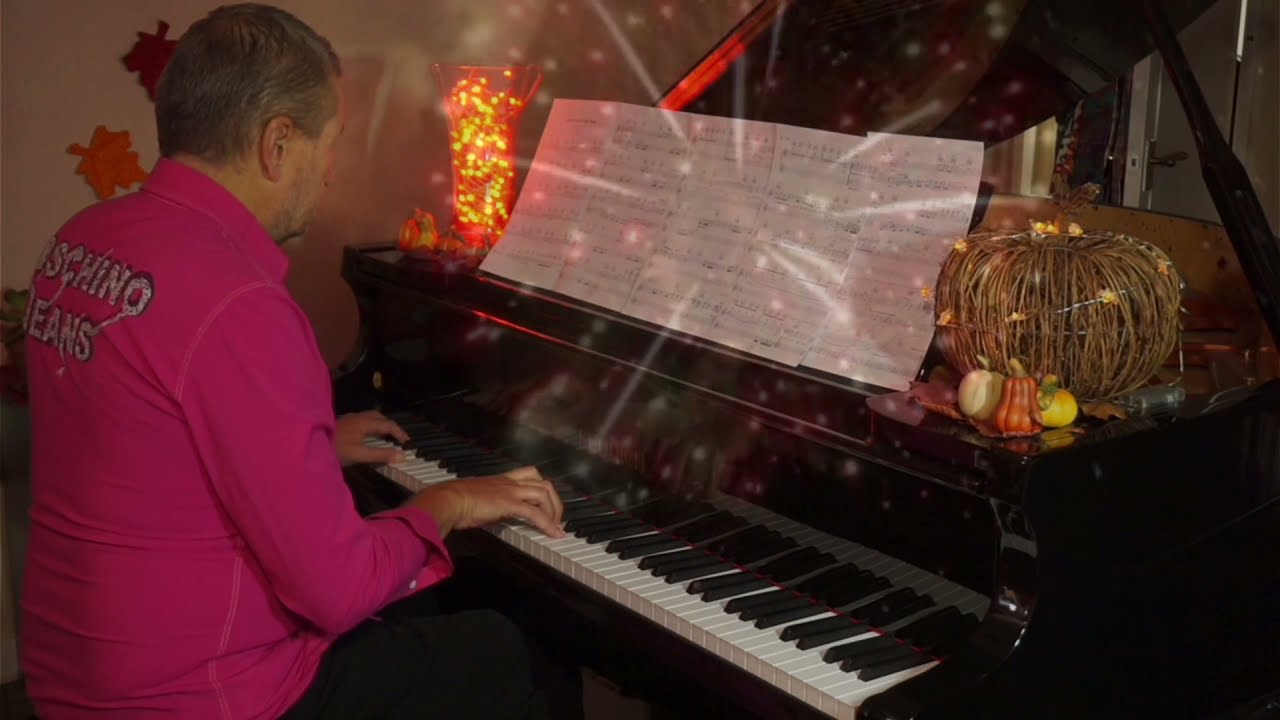 FIREWORK MUSIC: 'Eve of the War' (from War of the worlds - Jeff Wayne) PIANO COVER by GARETH GILES