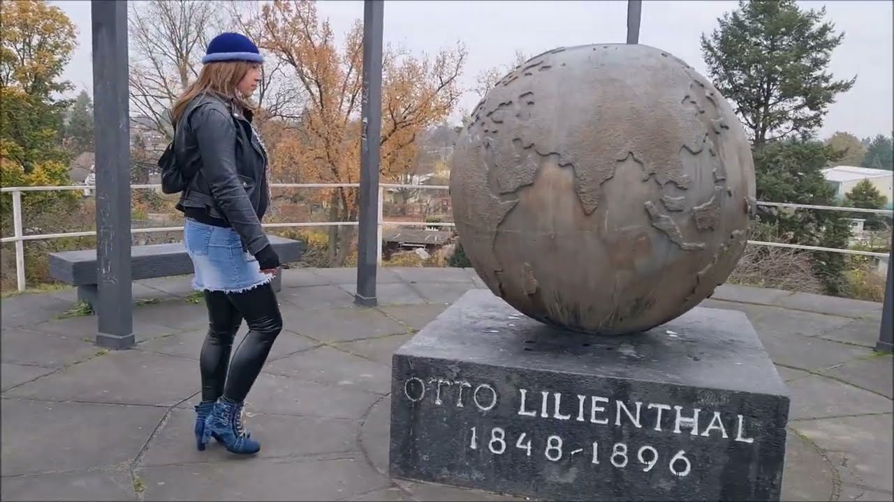 Am Lilienthal-Denkmal in Berlin Lichterfelde 11/2025 (25-116-fk1-4)