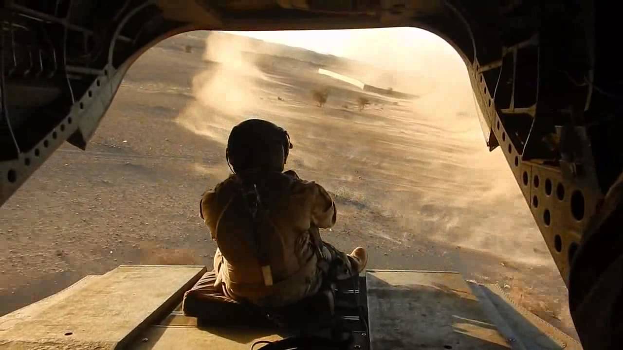 Commando in Mali ► A flight with the Chinook