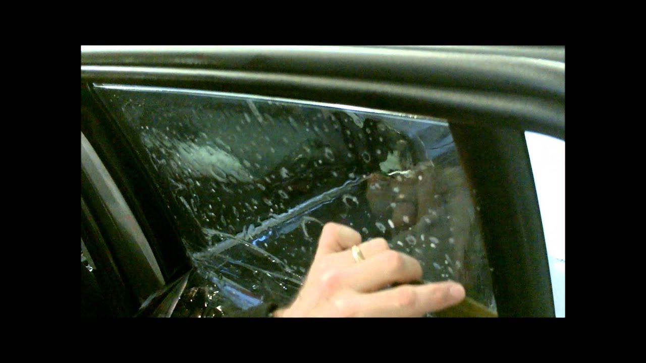 Vidéo pose vitre arrière sur www.filmsolaire.fr