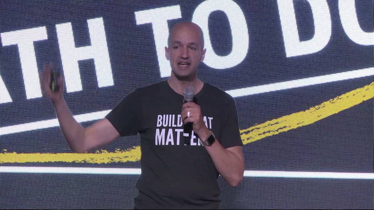 Understanding the linear and exponential deception | Pascal Finette
