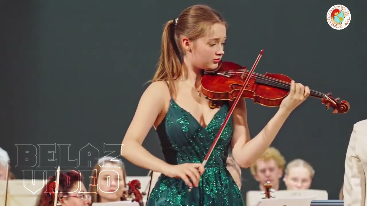 Oriana Wojciechowska performs Tchaikovsky