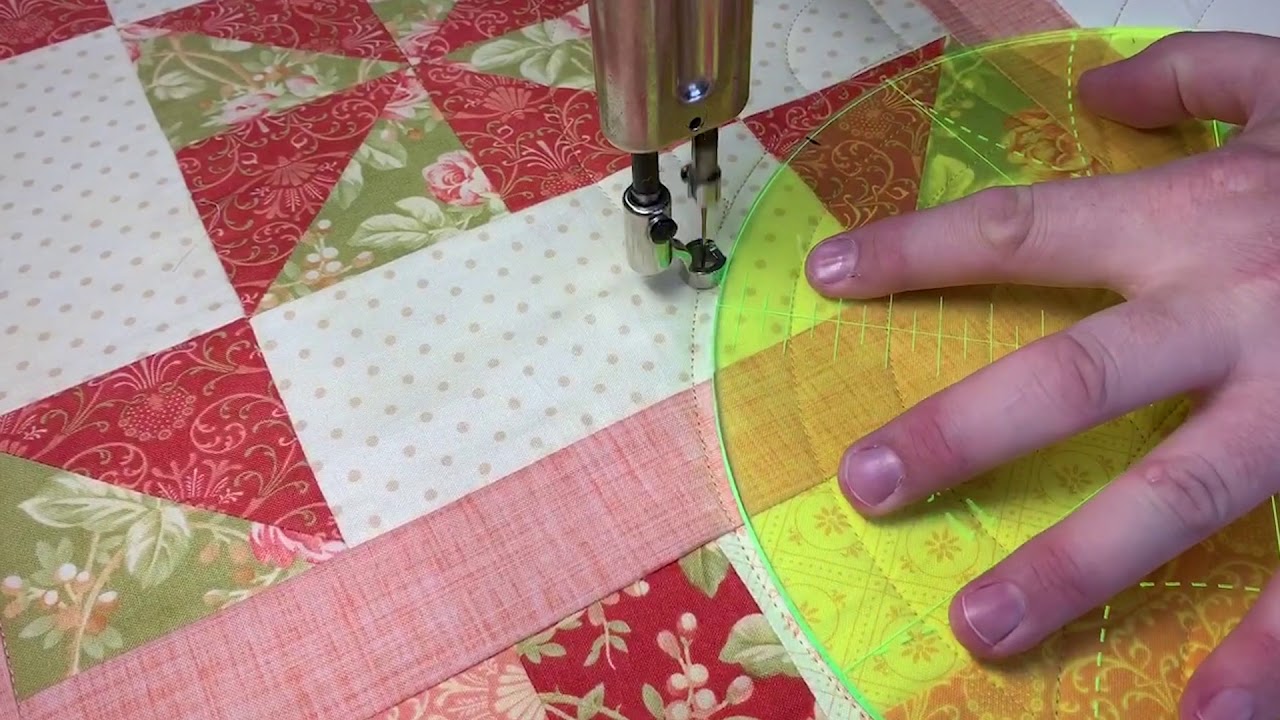 LONGARM MACHINE QUILTING: Custom Quilting Baptist Fans with Swirl Chain Border