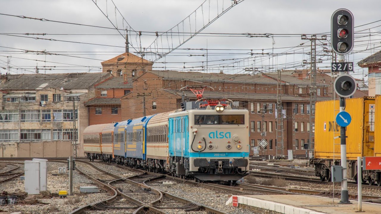 Un día de trenes en Venta de Baños con el tren especial de la AAFM y AZAFT (4K) (18-3-2023)