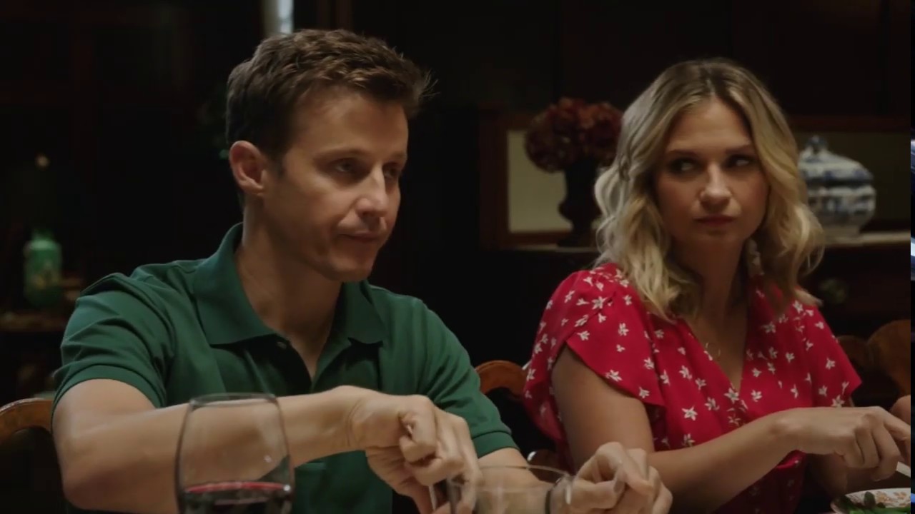 How to Be a Boss: 9x4 Reagan Family Dinner Scene