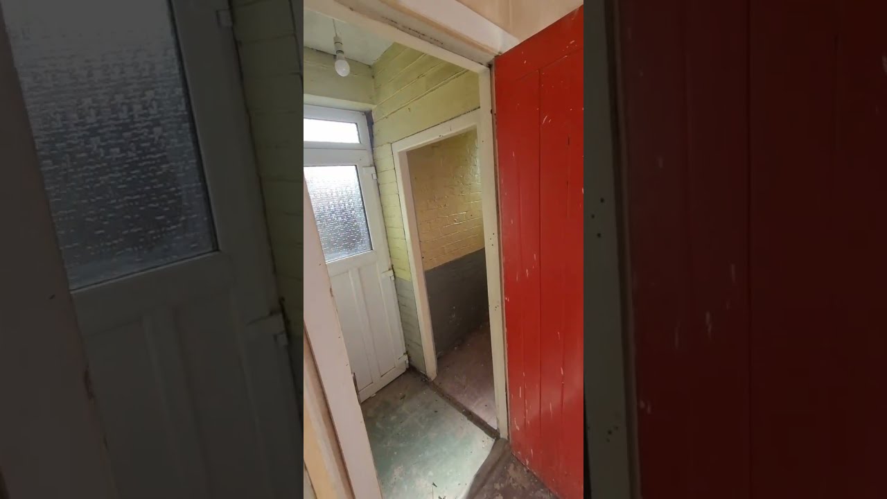 Abandoned house Turns into a Home!