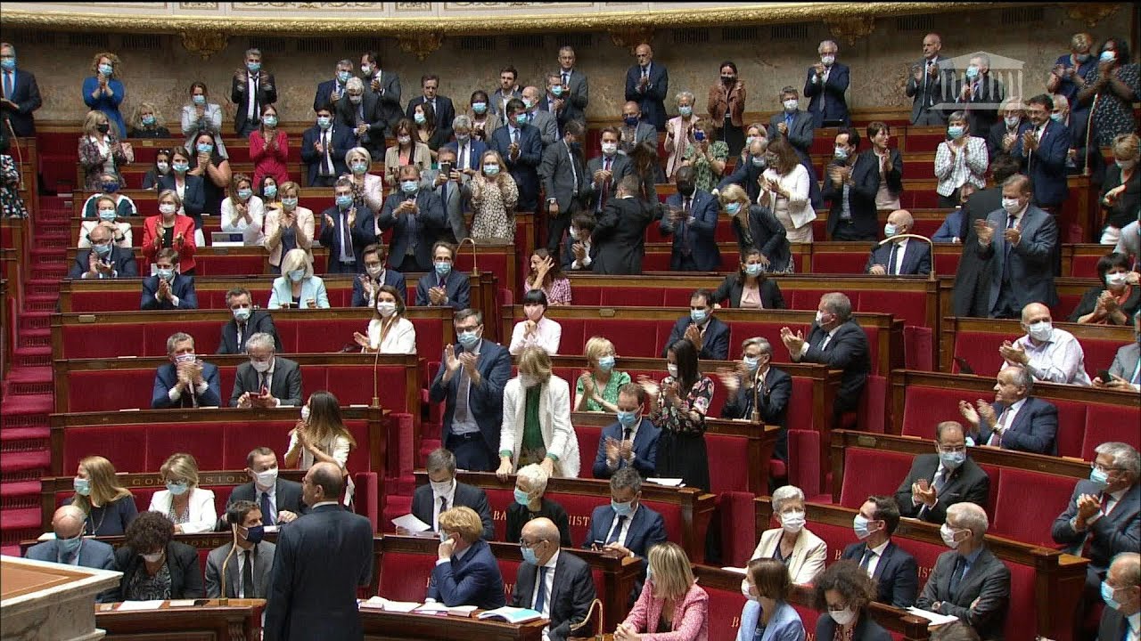 Jean Castex ovationn&eacute; &agrave; l'Assembl&eacute;e pour sa premi&egrave;re prise de parole | AFP Images