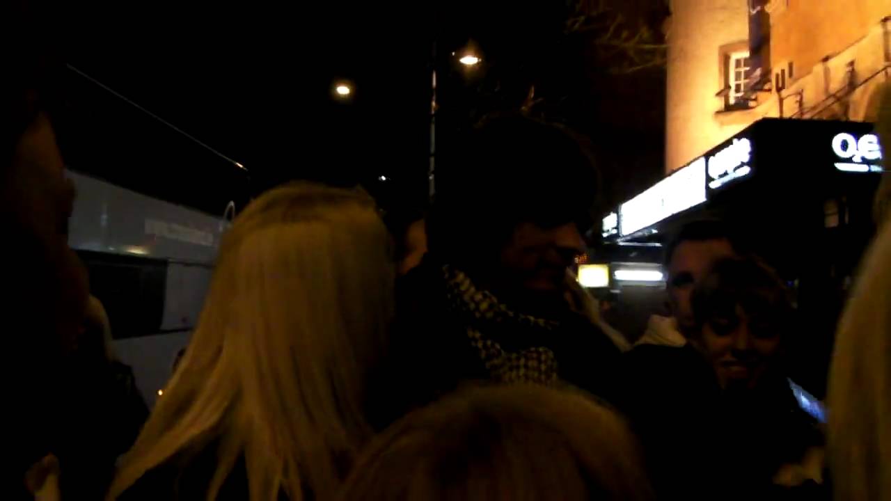 John Lev&eacute;n with fans after the gig @ Shepherd's Bush - London, UK 20-02-2010