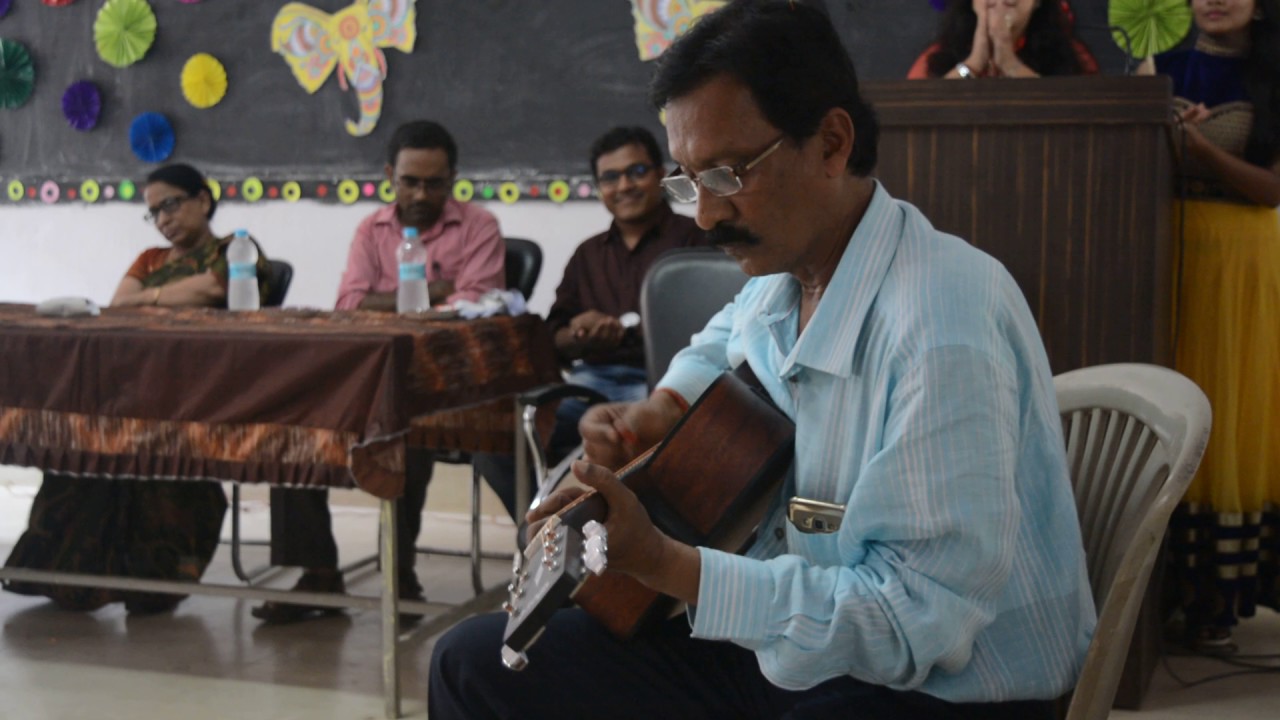 Spd Sir performing Neele neele ambar pe(2)
