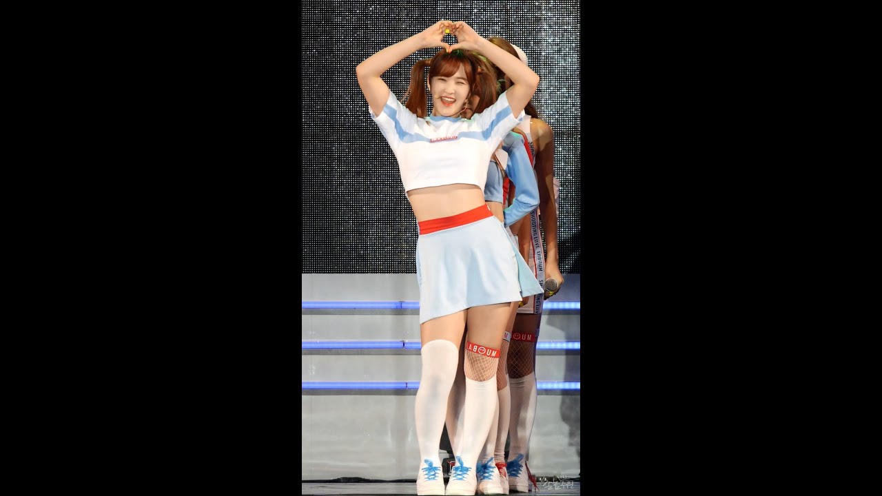 160920 라붐 (Laboum) - 푱푱 (Shooting Love) (율희) 직캠 by 수원촌놈 [다문화공감 페스티벌]