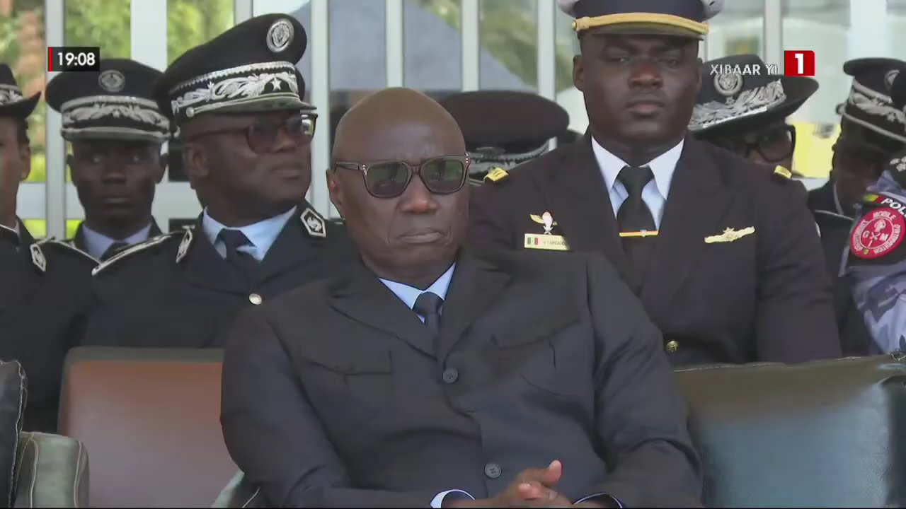 LE PREMIER MINISTRE OUSMANE SONKO EN VISITE À LA POLICE NATIONALE