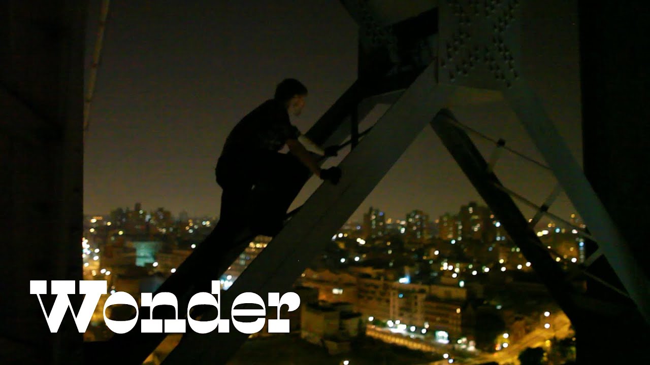 Scaling the Williamsburg Bridge without getting caught | Bridge Climb - Undercity NYC