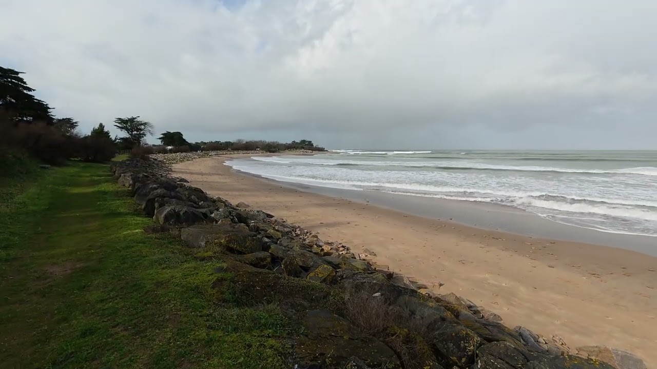 Tempête à l'ouest , plage coté Est   Ile de Ré