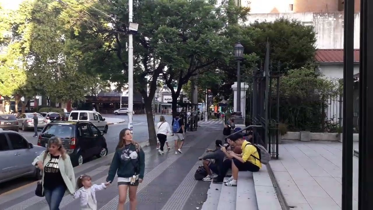 Monte grande plaza mitre frente a la parroquia inmaculada.