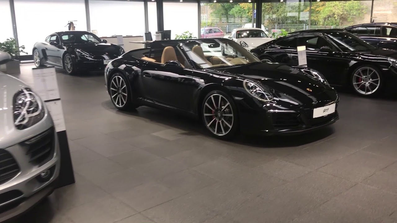 Showroom - Porsche Center København
