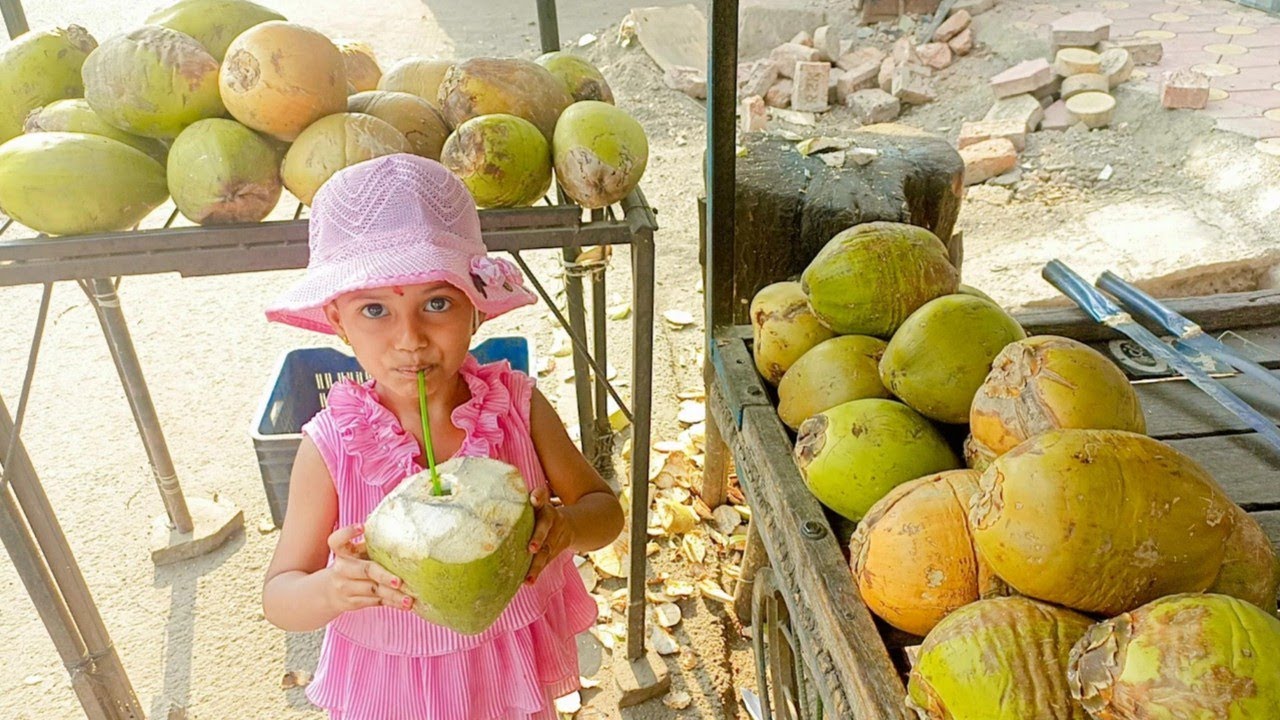 Aaj Tinu Kaha Jakar Nariyal Pani Pee 🤩 Coconut Water 