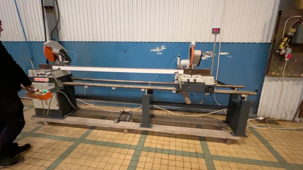 Köp Dubbelkap /geringssåg för aluminium & PVC Elumatec DG 79/30 på Klaravik