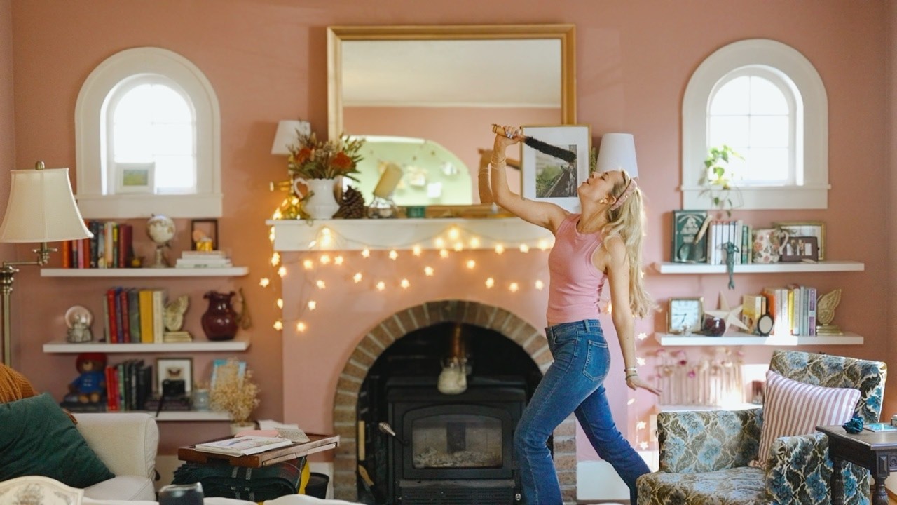 Spring Cleaning like I’m in a 90s romantic comedy 🌷✨ Realistic , a touch chaotic & cozy girl vibes