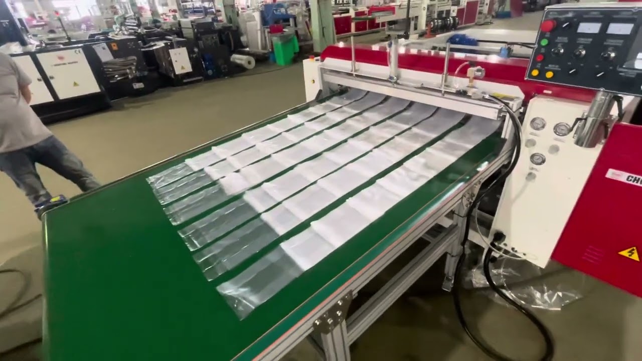 CHOVYTING 6 lines bottom seal machine by flying knife cutting