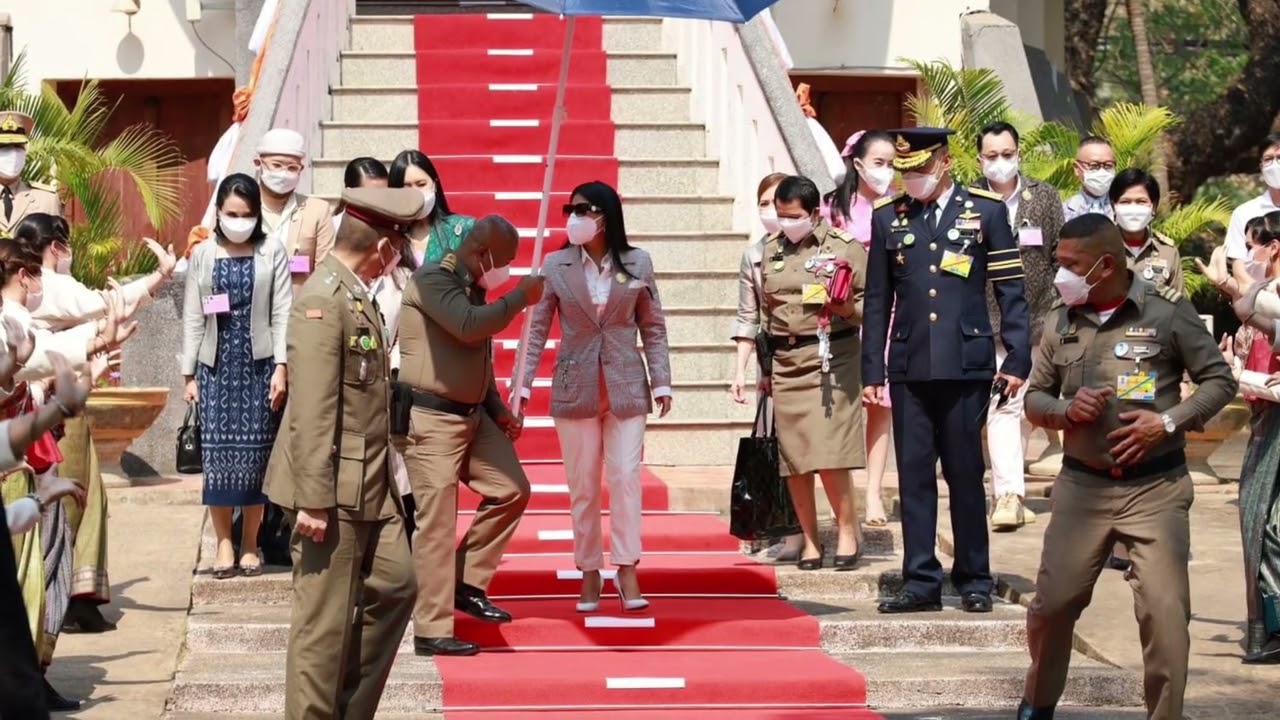 แคนวงธัมมัยศิลป์ เล่นดนตรีรับเสด็จ